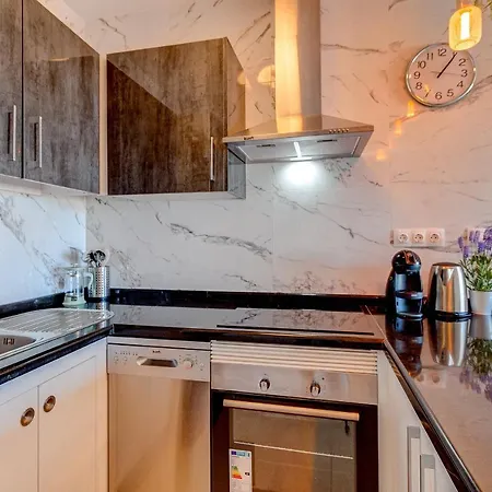 Paradise View Family By Altamarhomes *