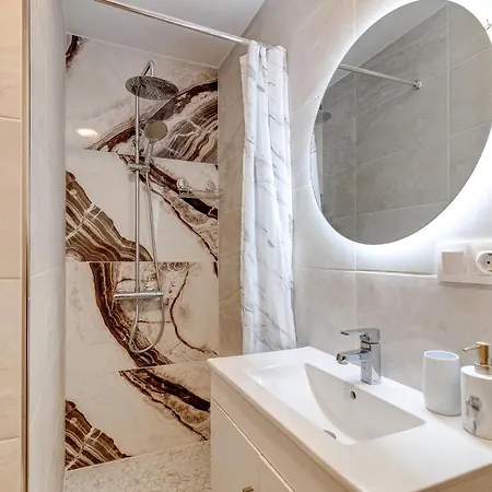 Paradise View Family By Altamarhomes *